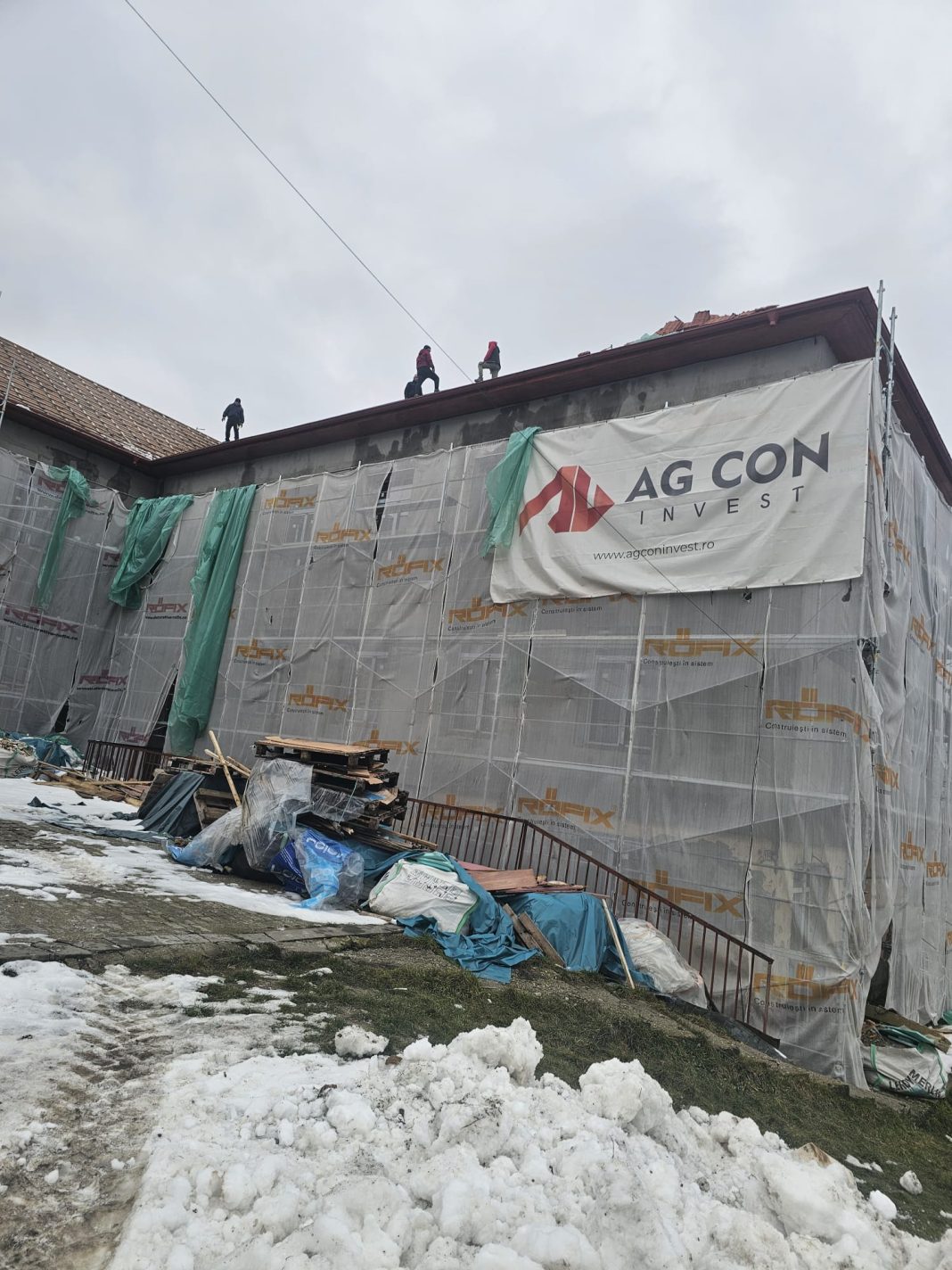 ȘCOALĂ TRANSFORMATĂ DIN TEMELII! Investiție majoră la Școala Gimnazială Frata: încălzire în pardoseală, panouri fotovoltaice și instalații noi