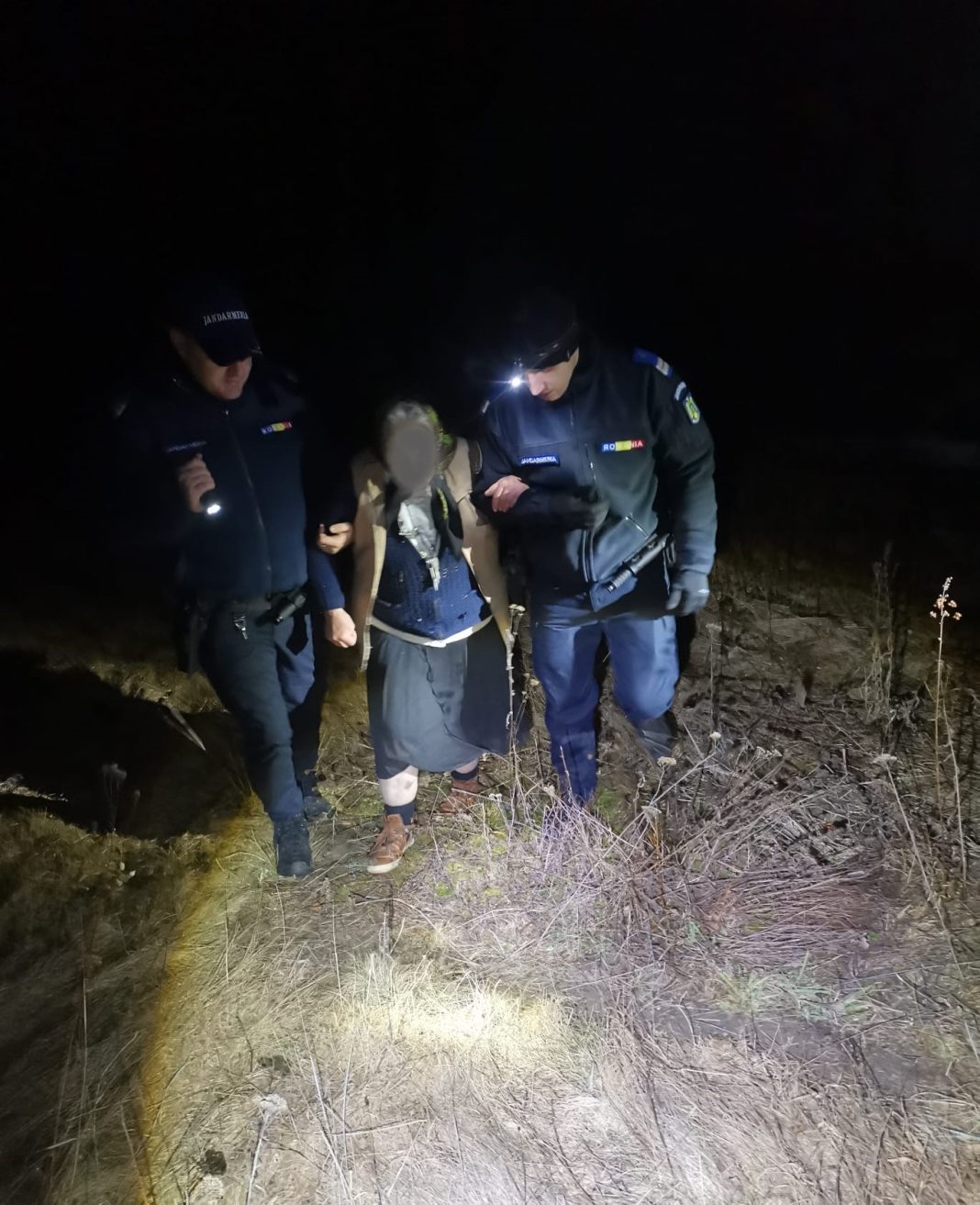 Bunicuță adusă acasă în siguranță de jandarmii clujeni