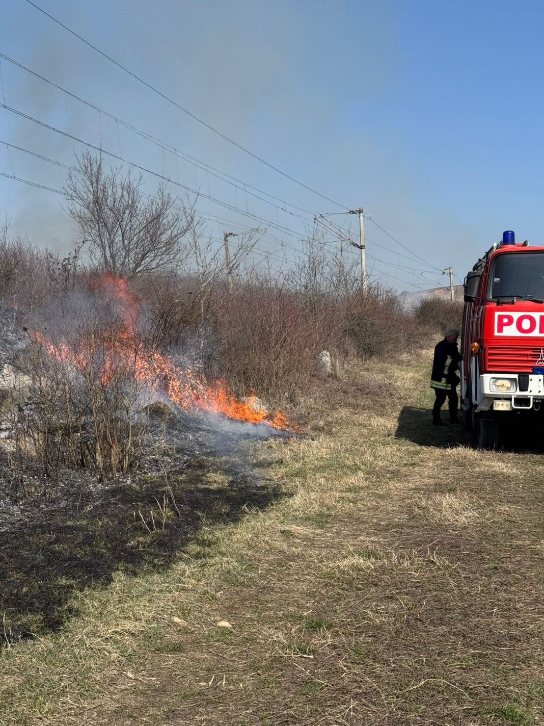 Câmpia Turzii ARDE – două incendii simultan Câmpia Turzii ARDE – două incendii simultan